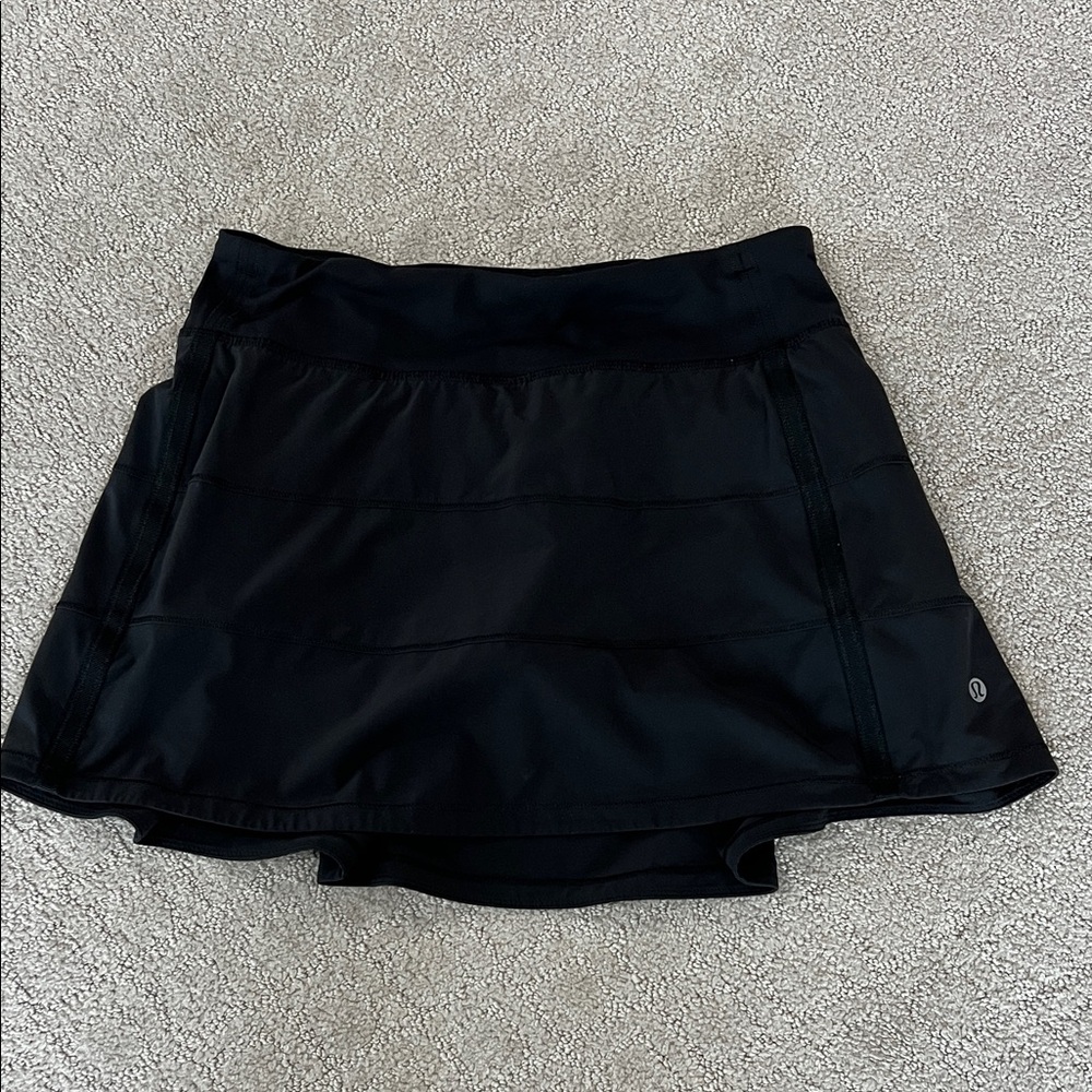 Lululemon Black Women's Skirt - Size 4 Tall